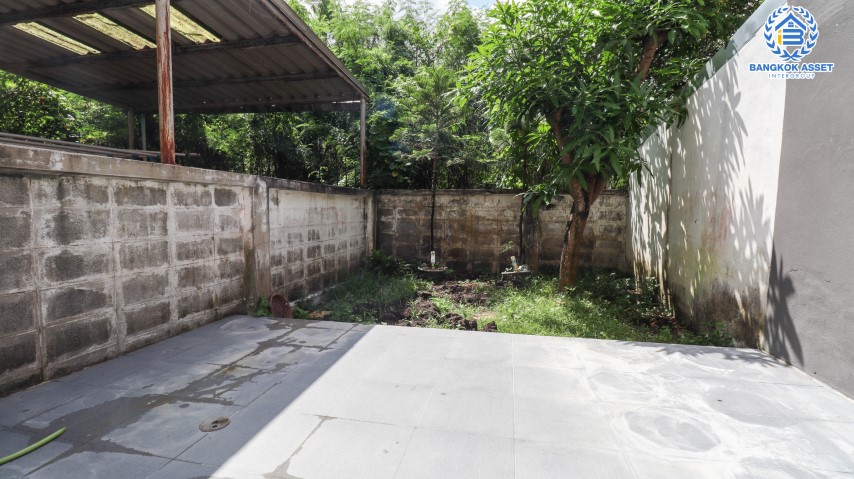 ทาวน์เฮ้าส์มือสองย่านกรุงเทพฯ ม.ซอยสุขสันต์7 กาญจนาภิเษก เนื้อที่มากถึง 22.3 ตร.ว. ฟังก์ชัน 2 ห้องนอน 2 ห้องน้ำ 1 ที่จอดรถ บ้านรีโนเวทแล้ว หลังบ้านกว้างขวาง ทำเลโซนกรุงเทพฯ ชั้นใน ใกล้รถไฟฟ้าสายสีน้ำเงิน "สถานีหลักสอง" ราคาถูกสุดในย่าน!...